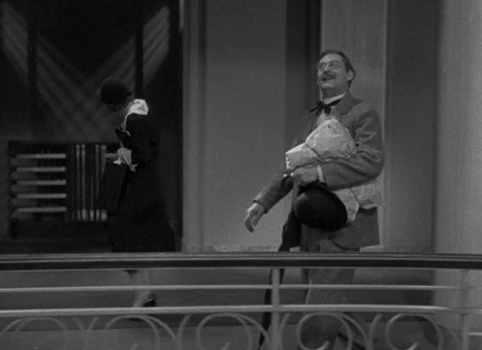 There's a few early scenes where we have different character's actions overlapping-- Crawford in the back looking for the correct room while Barrymore admires the view with childlike joy. Again, to Gaulding's credit, moments like these sing. 